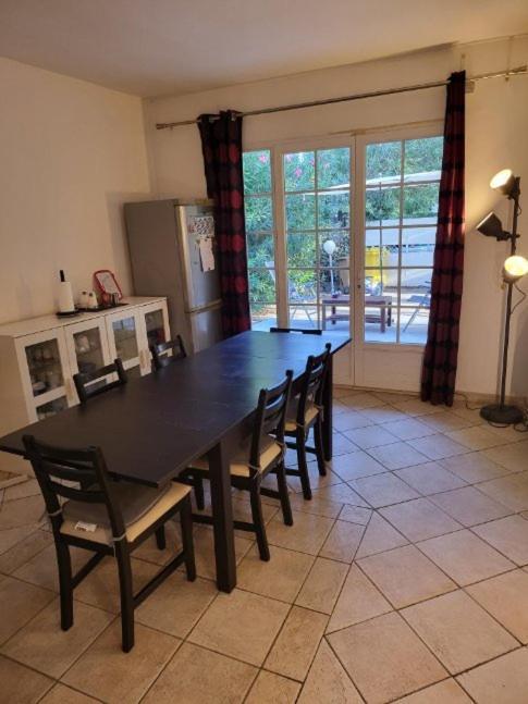 Grande Maison Avec 5 Chambres Et Jardin Avignon Exterior photo